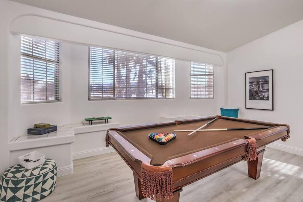 Cozy Desert Retreat - Pool, Spa, Views Henderson Esterno foto